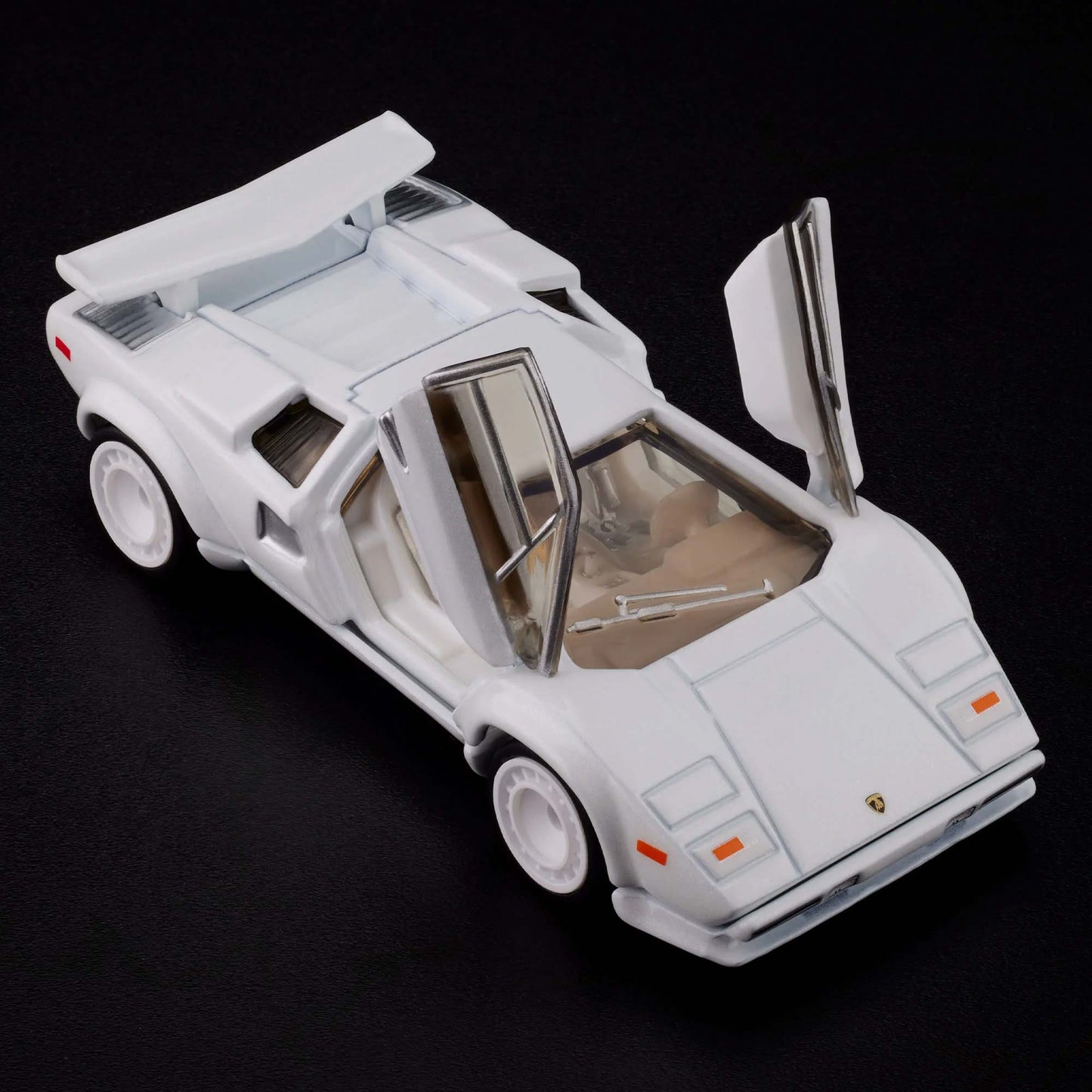 Hot Wheels RLC Exclusive 1982 White Lamborghini Countach LP 500 S