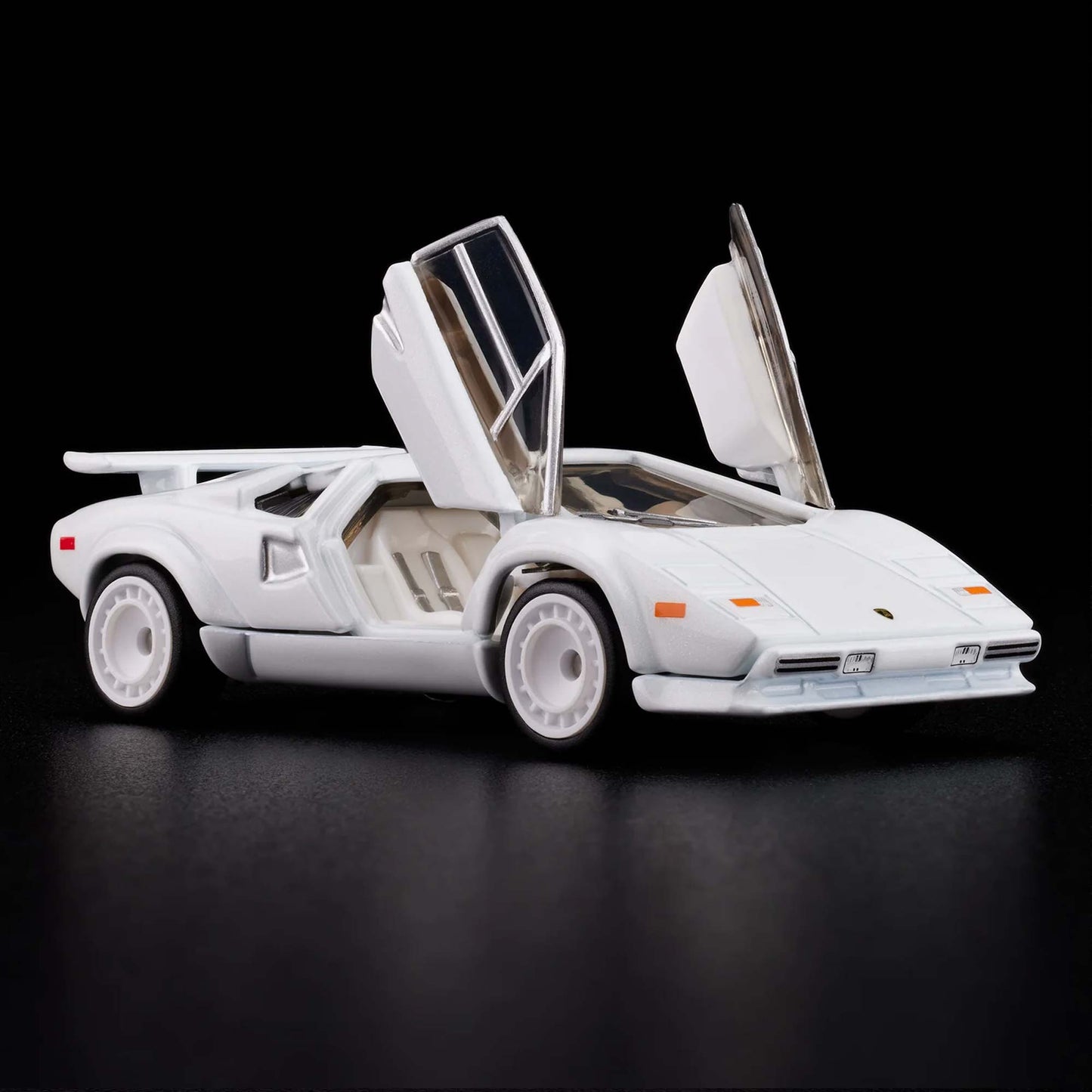 Hot Wheels RLC Exclusive 1982 White Lamborghini Countach LP 500 S